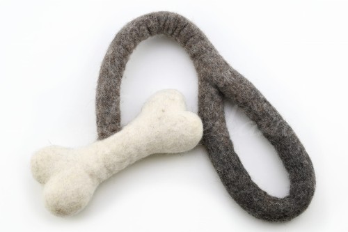 Lunderland szarpak filcowy z kością 50 cm dla psa - opakowanie