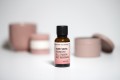 Dzika róża rubiginosa organiczny olej Ekome 30 ml w naturalnej aranżacji