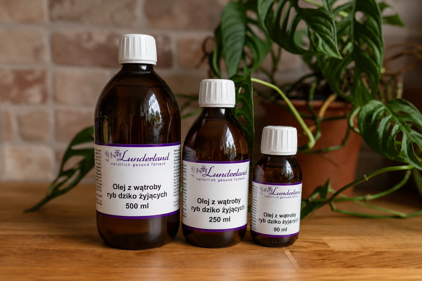 Lunderland tran 90 ml, 250 ml i 500 ml, zestaw pojemności Lunderland tran 90 ml, 250 ml i 500 ml, trzy pojemności oleju z wątroby ryb dziko żyjących