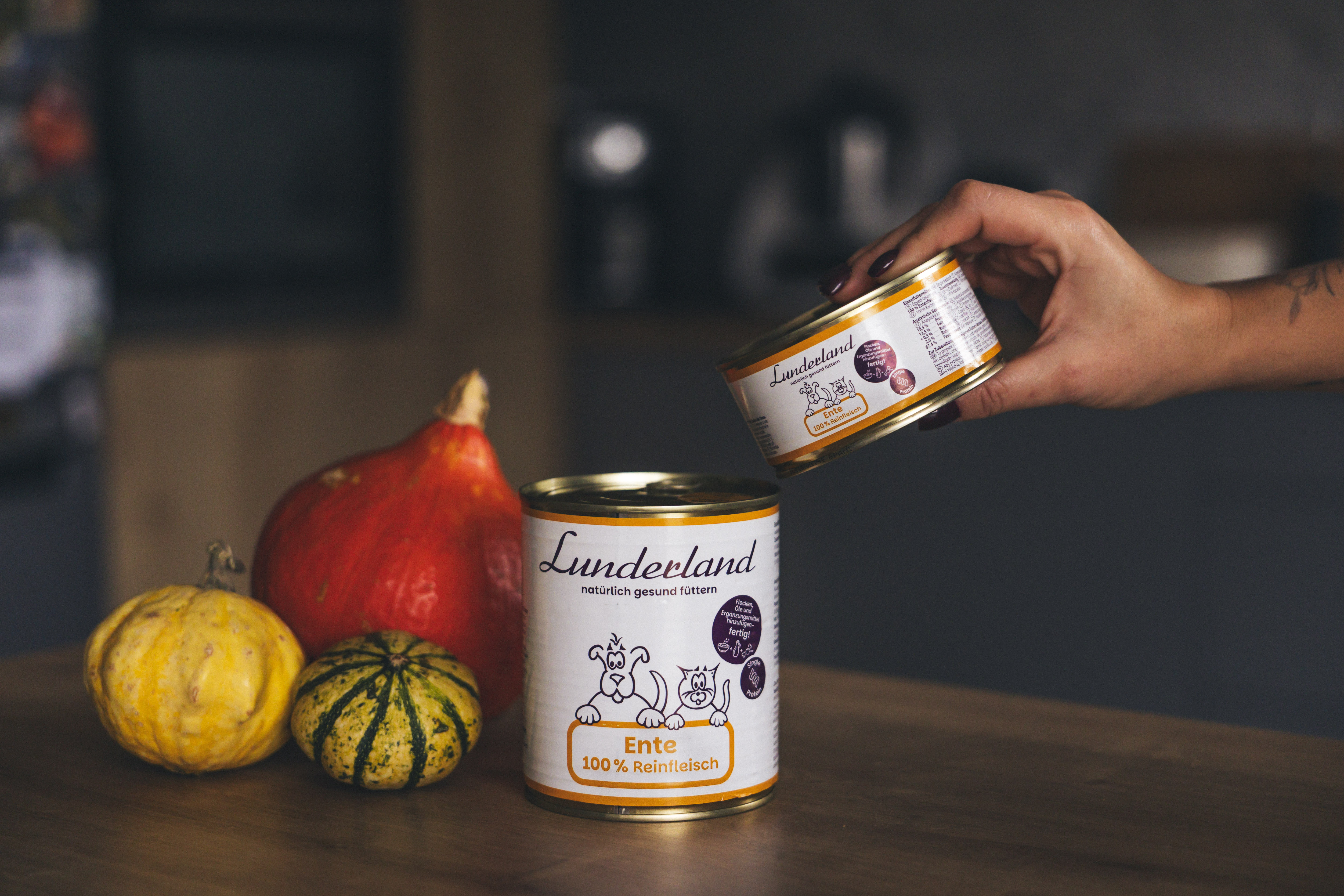 Lunderland Pure Meat kaczka 300 g i 800 g - zdjęcie lifestylowe